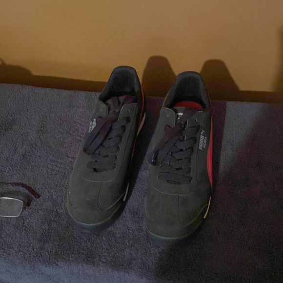 Puma Roma which are Black with a Red Stripe! - Picture 2 of 3